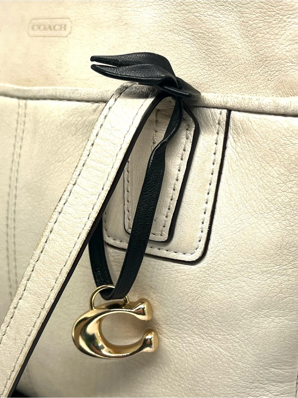 Coach Black Leather Loop Signature C Bag Charm Keychain Gold Tone Hangtag EUC